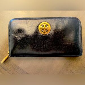 Authentic-Black Leather Tori Burch Wallet🖤